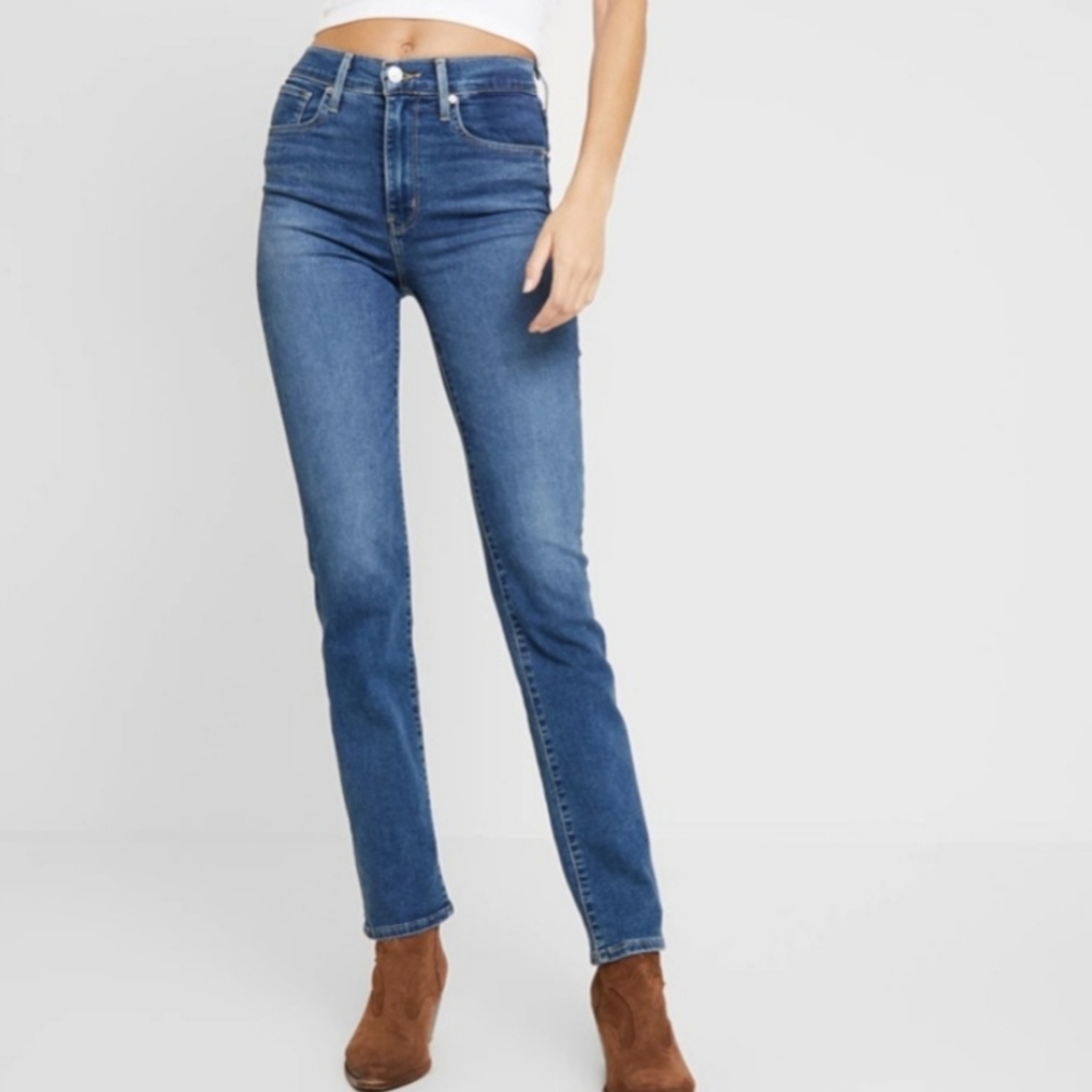Classic High-Rise Straight Leg Jeans in Medium Blue